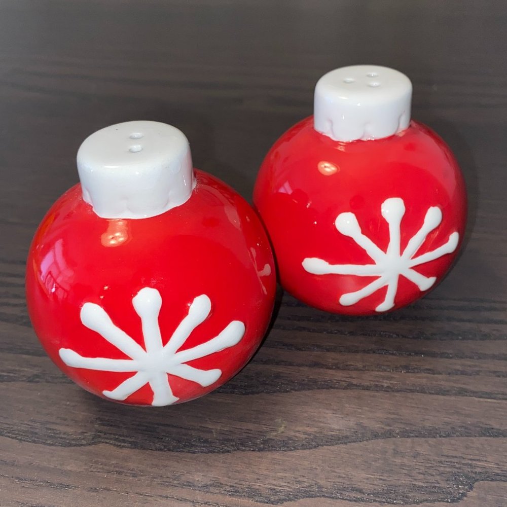 Christmas Red Ceramic Ornaments Balls Salt and Pepper Shakers